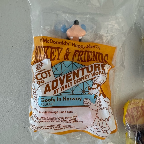 Disney McDonald’s Epcot Adventure at Disney World Figures - Picture 3 of 6